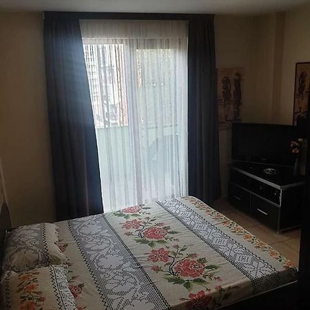 Nick Apartments Мамая Екстериор снимка