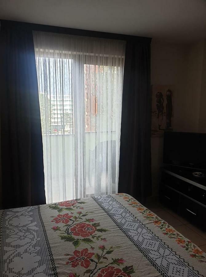 Nick Apartments Мамая Екстериор снимка