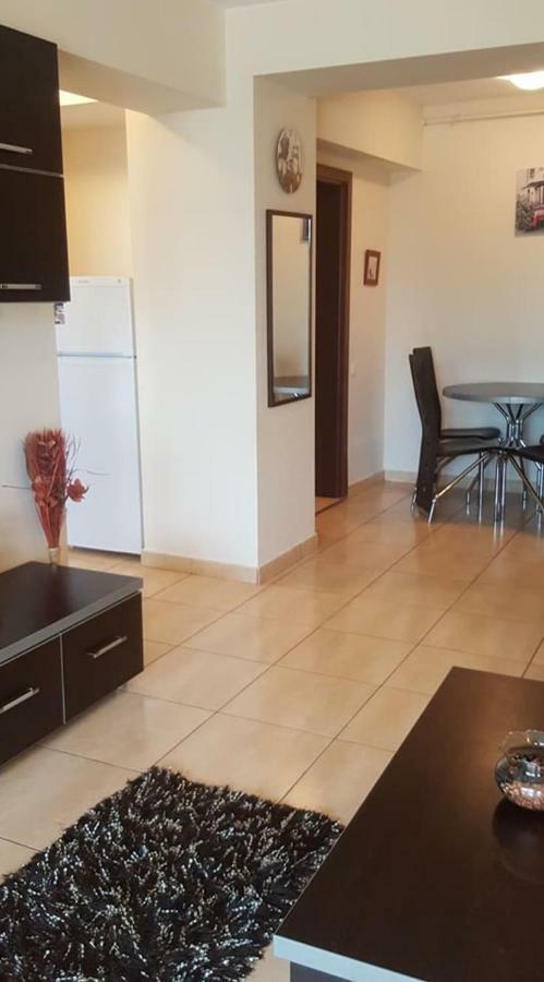 Nick Apartments Мамая Екстериор снимка