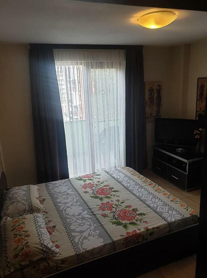 Nick Apartments Мамая Екстериор снимка